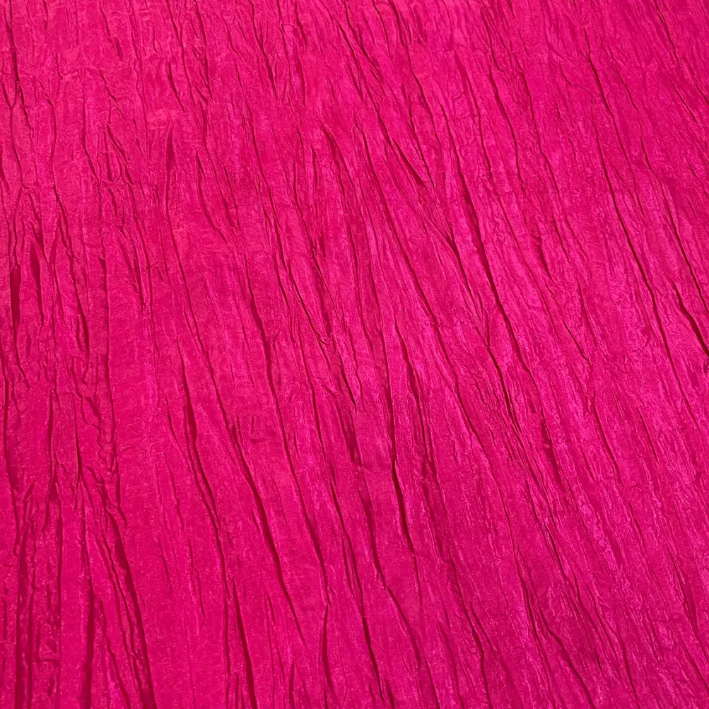 Accordion Taffeta Table Linen in Fuchsia