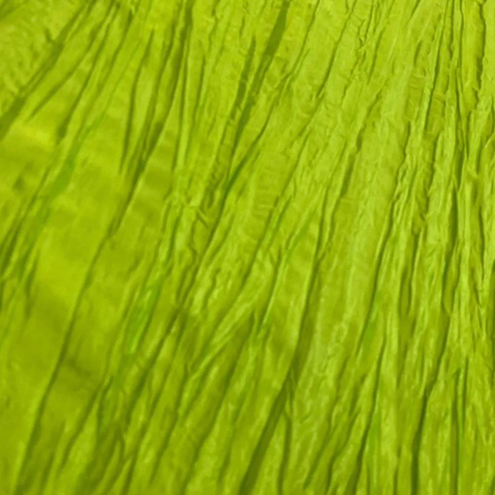 Accordion Taffeta Table Linen in Lime
