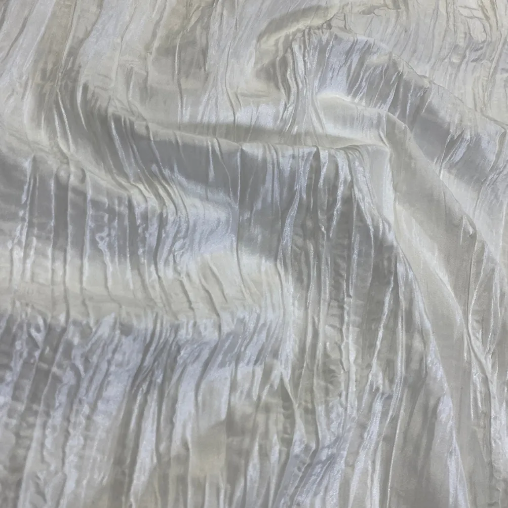 Accordion Taffeta Table Runner in Ivory