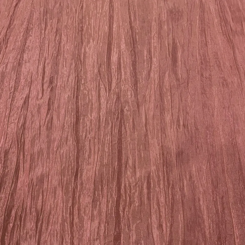 Accordion Taffeta Table Runner in Salmon