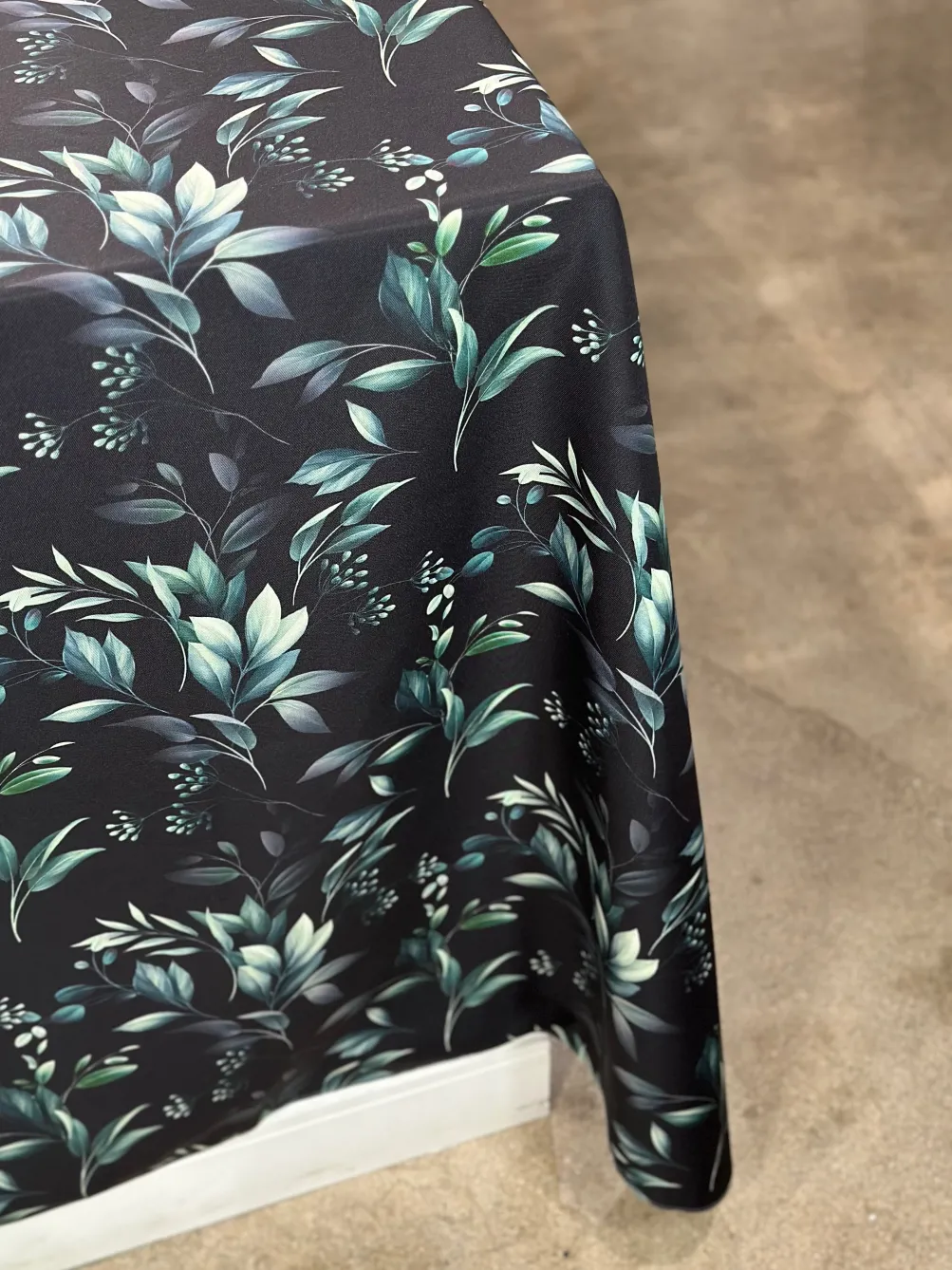 Bayside Leaf (Poly Print) Table Linen in Green/Black