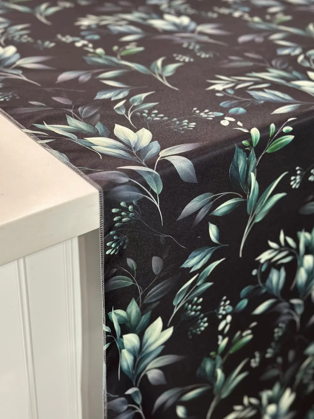 Bayside Leaf (Poly Print) Table Linen in Green/Black