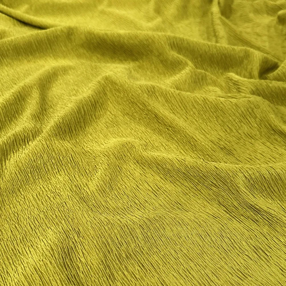 Bella Crepe Table Runner in Chartreuse