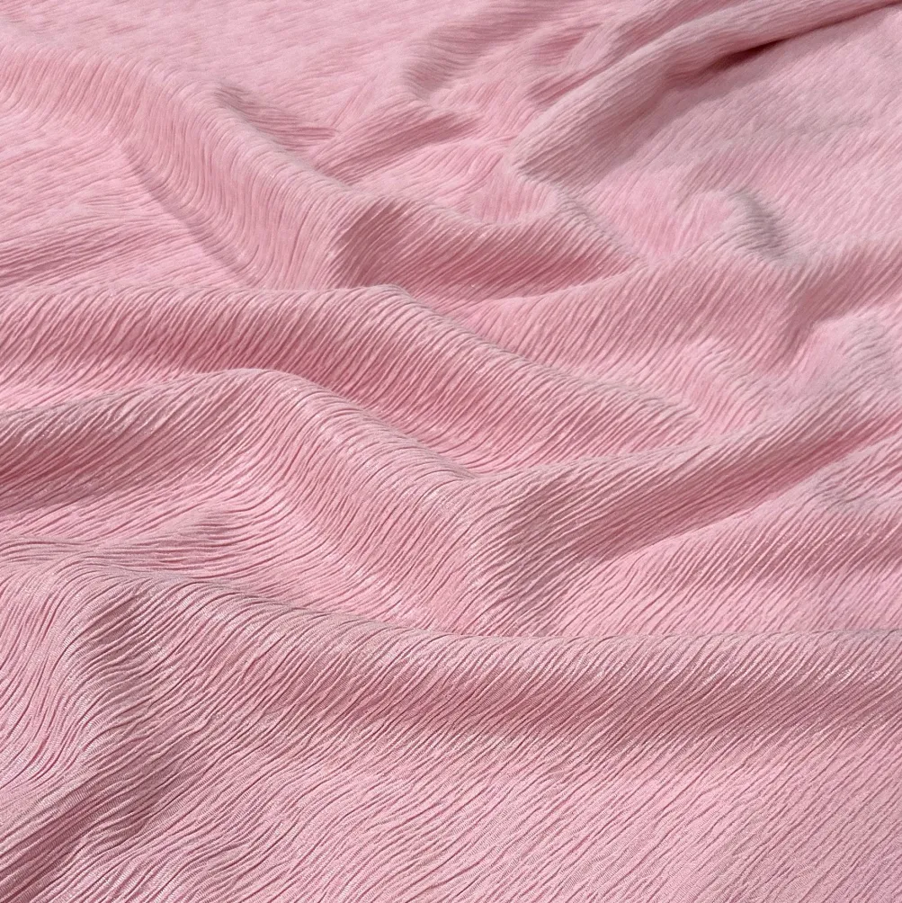 Bella Crepe Table Runner in Pink