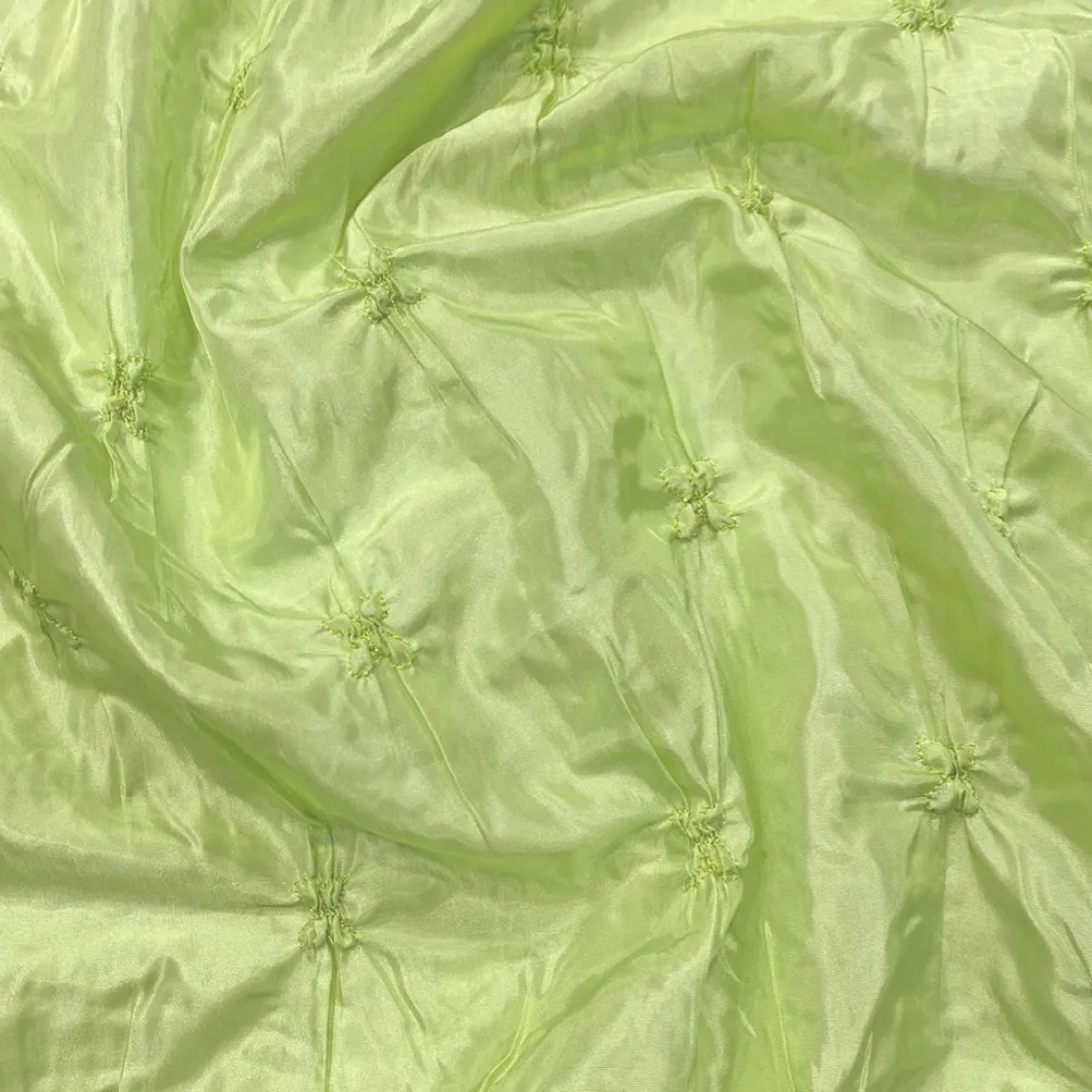 Belly Button (Pinwheel) Table Linen in Lt Sage