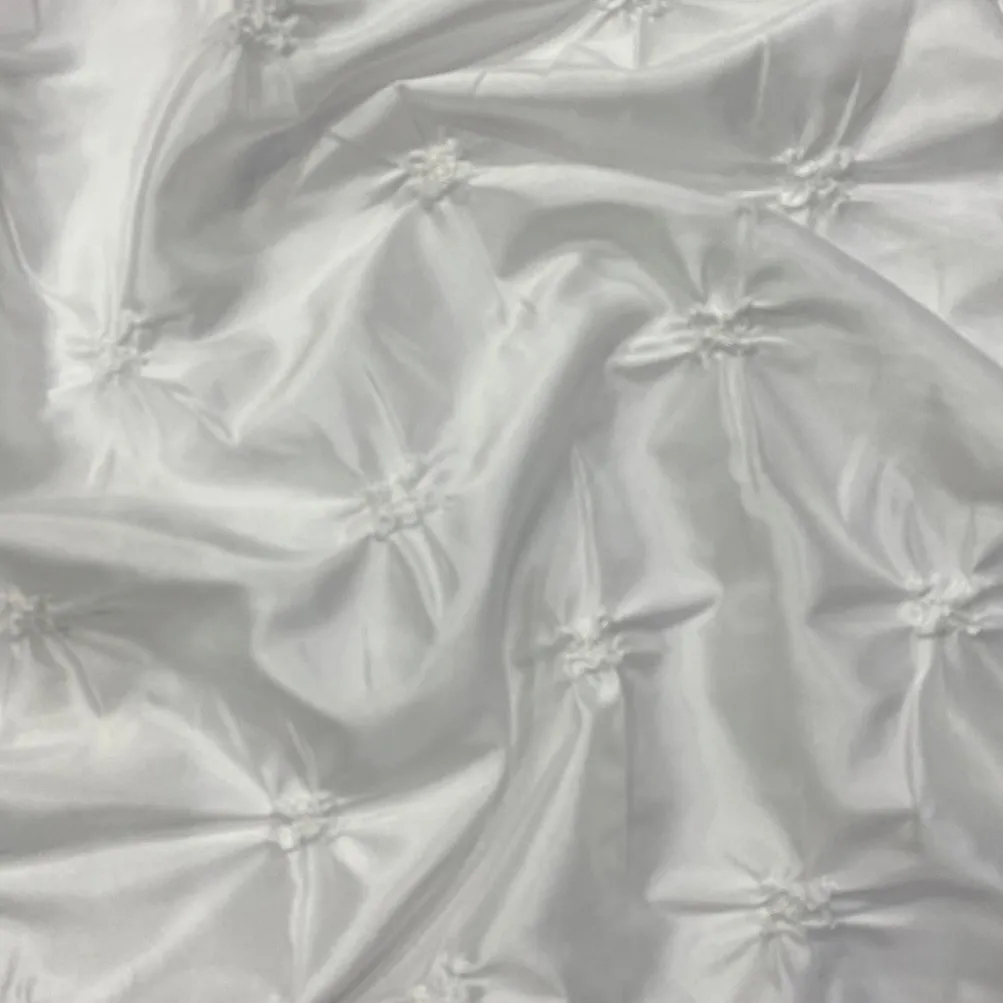 Belly Button (Pinwheel) Table Runner in White