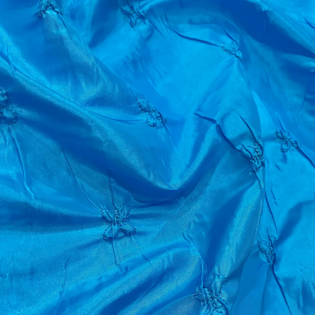 Belly Button (Pinwheel) Table Runner in Turquoise