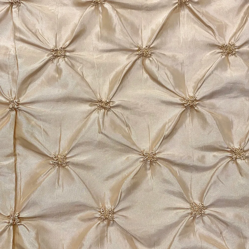 Belly Button (Pinwheel) Table Runner in Champagne