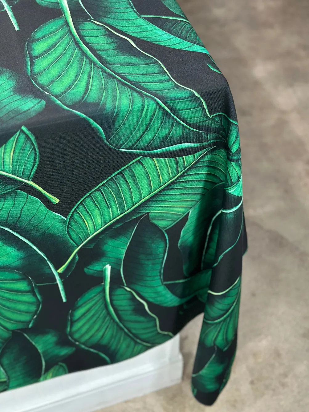 Beverly (Poly Print) Table Linen in Green/Black