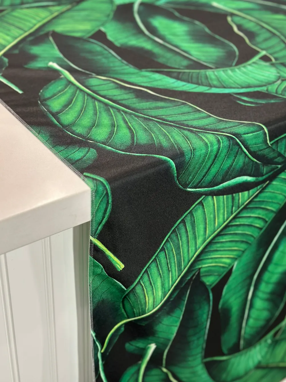 Beverly (Poly Print) Table Linen in Green/Black