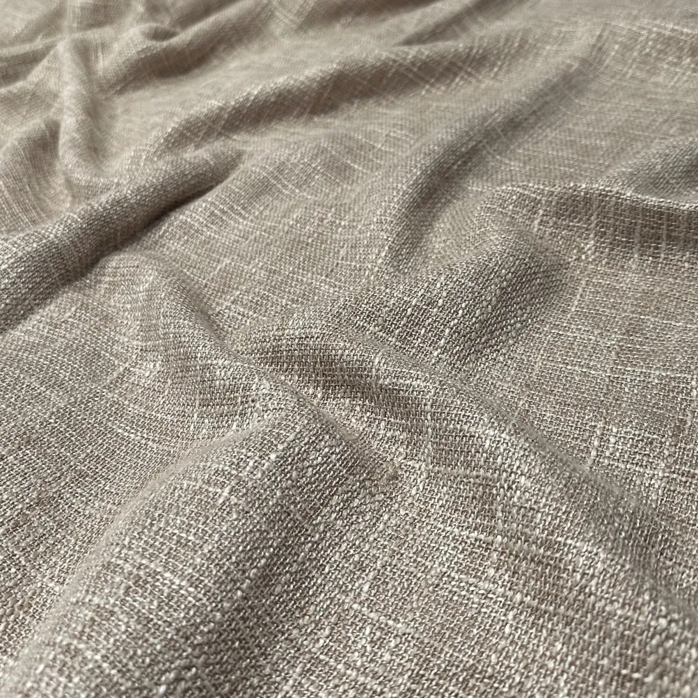 Capri Slub Linen Table Linen in Silver
