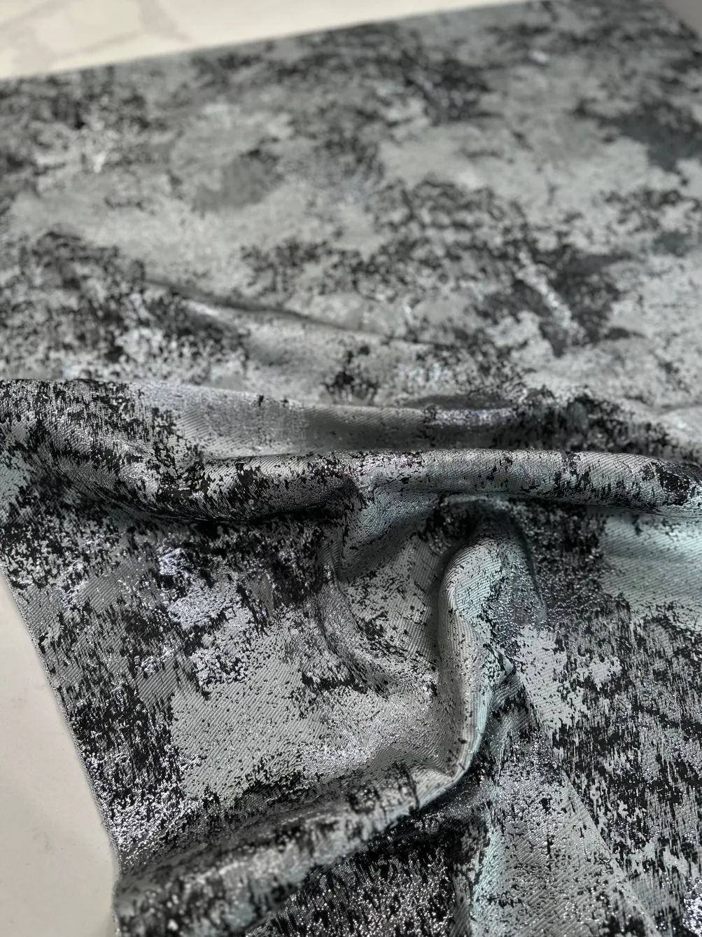 Cascade Jacquard Table Linen in Black and Silver