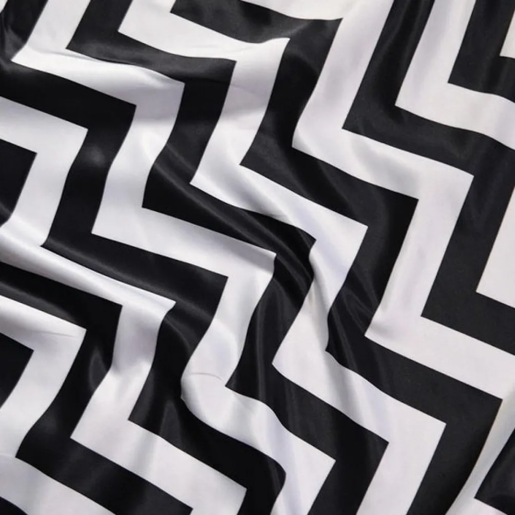 Chevron Print (Lamour) Table Linen in Black and White