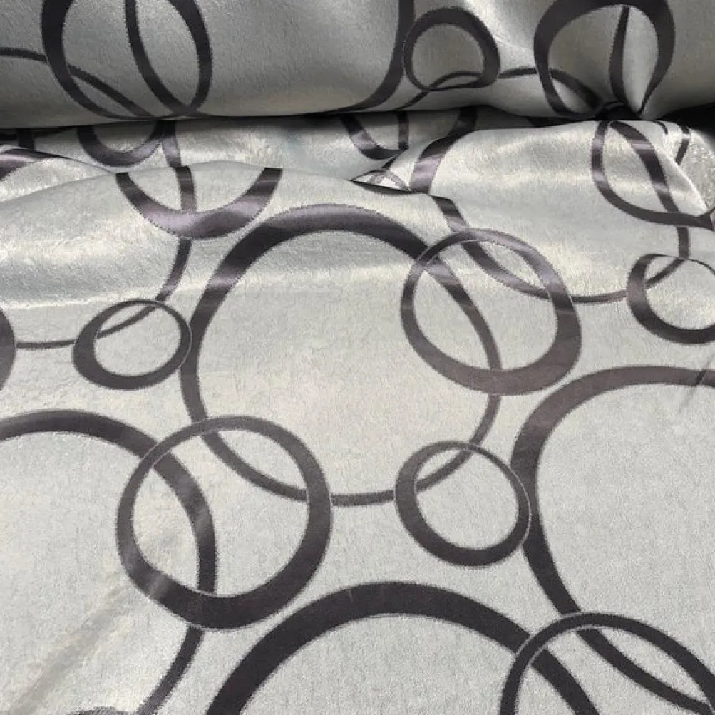 Cirque Jacquard (Reversible) Table Linen in Purple Grey