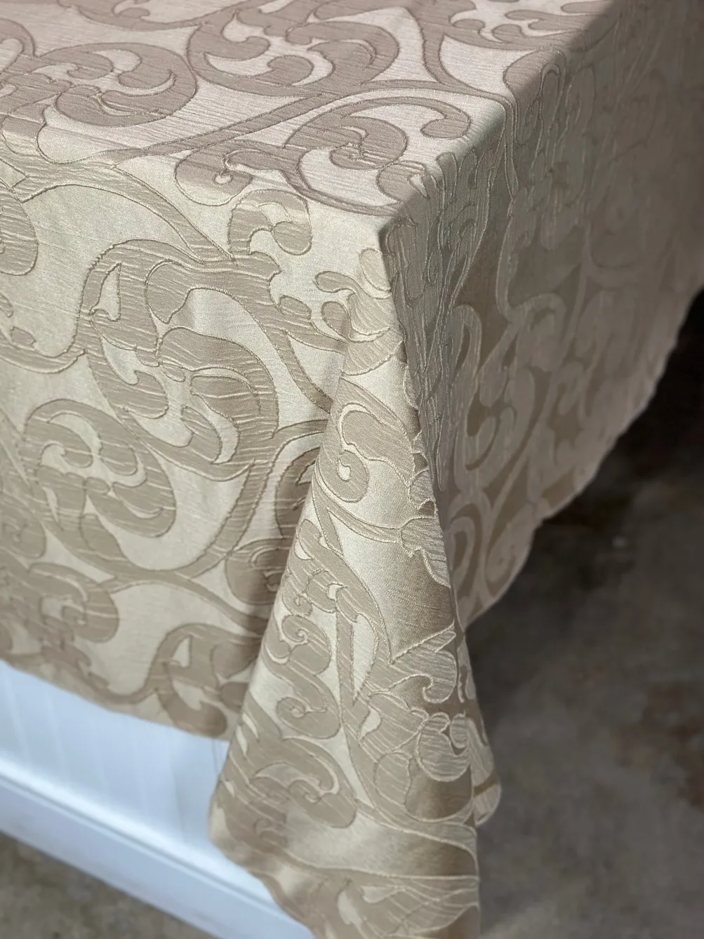 Classic Jacquard Table Linen in Champagne