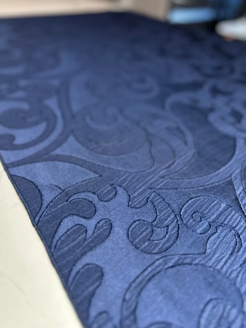 Classic Jacquard Table Linen in Navy