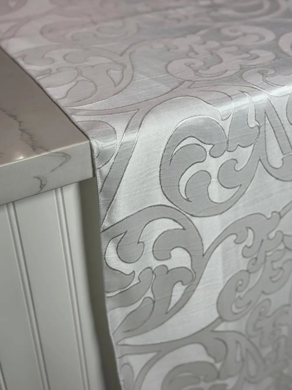 Classic Jacquard Table Linen in Silver