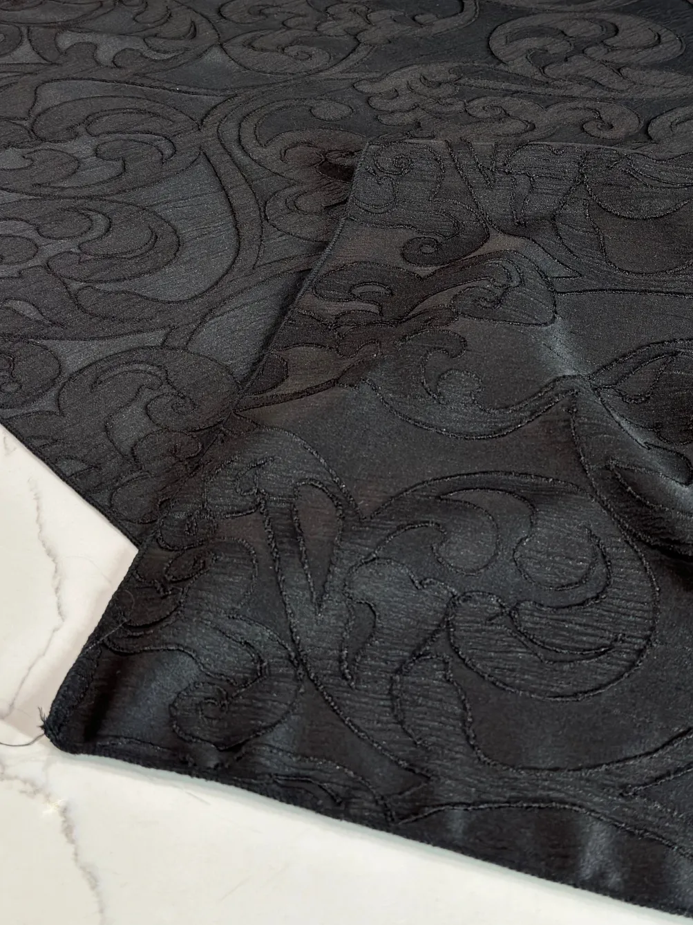 Classic Jacquard Table Linen in Black