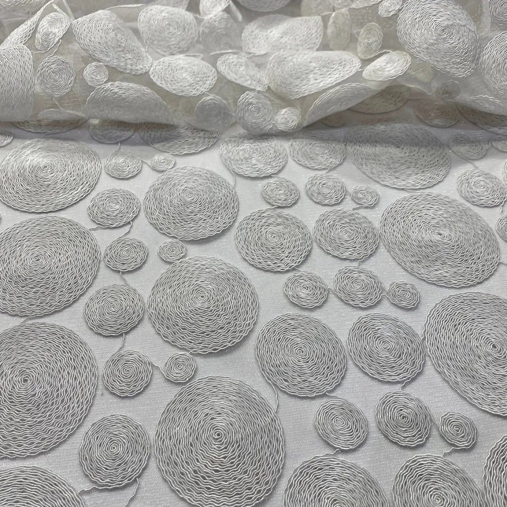 Coin Table Linen in White