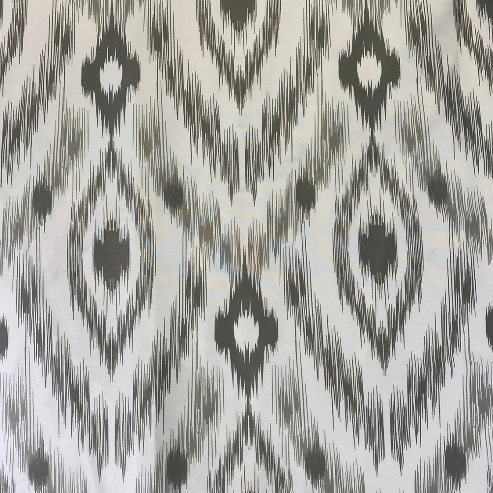Cosmo Print (Dupioni) Table Runner in Silver