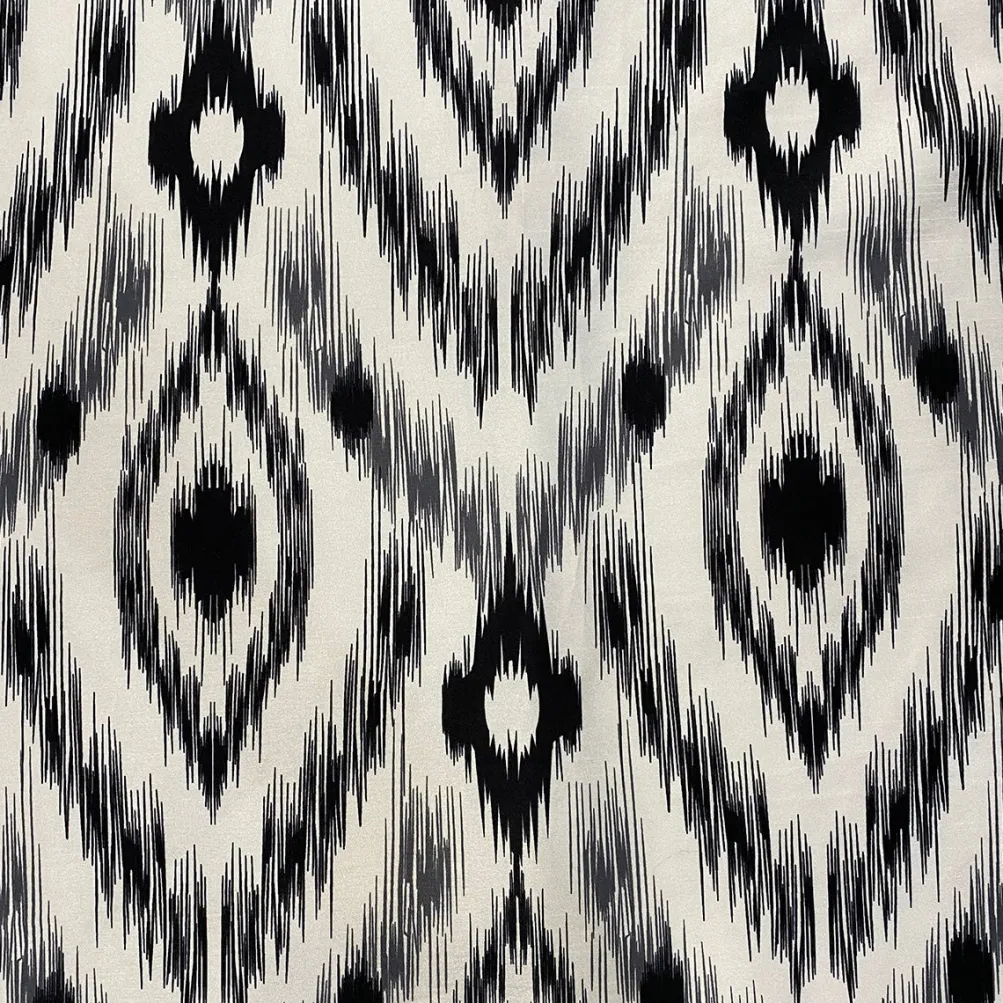 Cosmo Print (Dupioni) Table Runner in Black