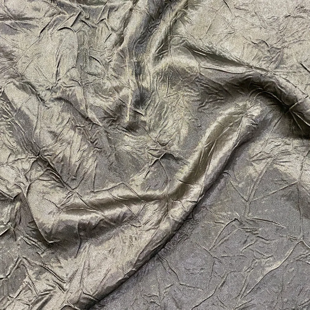 Crush Satin (Bichon) Table Runner in Silver 606