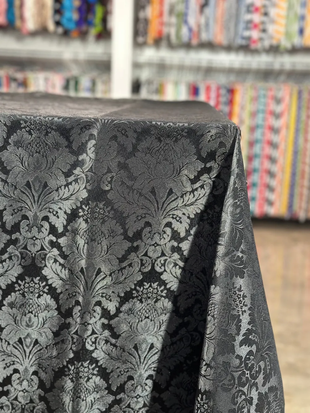 Damask Poly Table Linen in Black