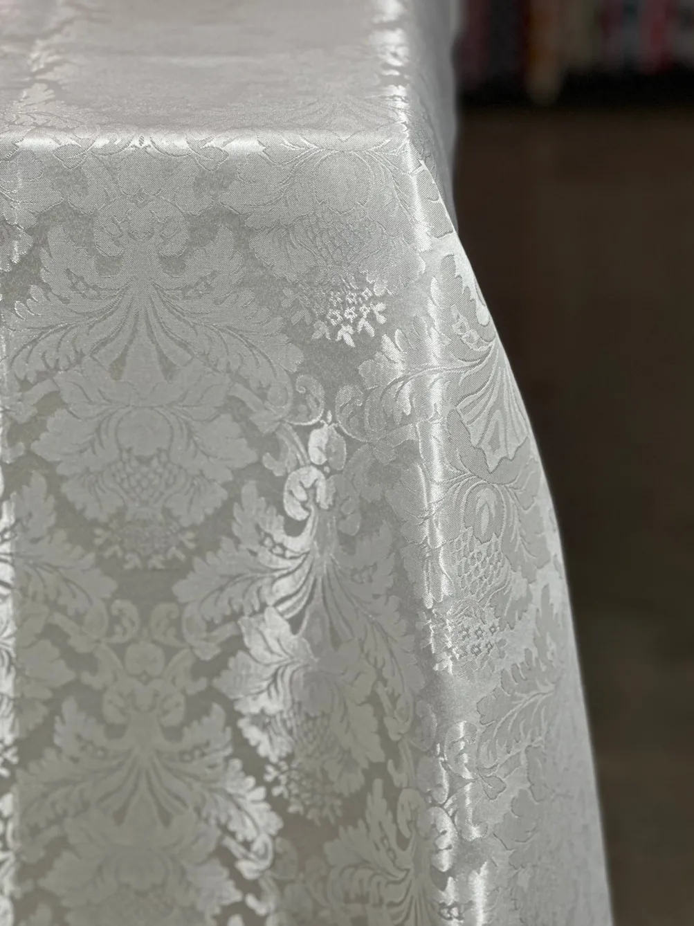 Damask Poly Table Linen in Ivory