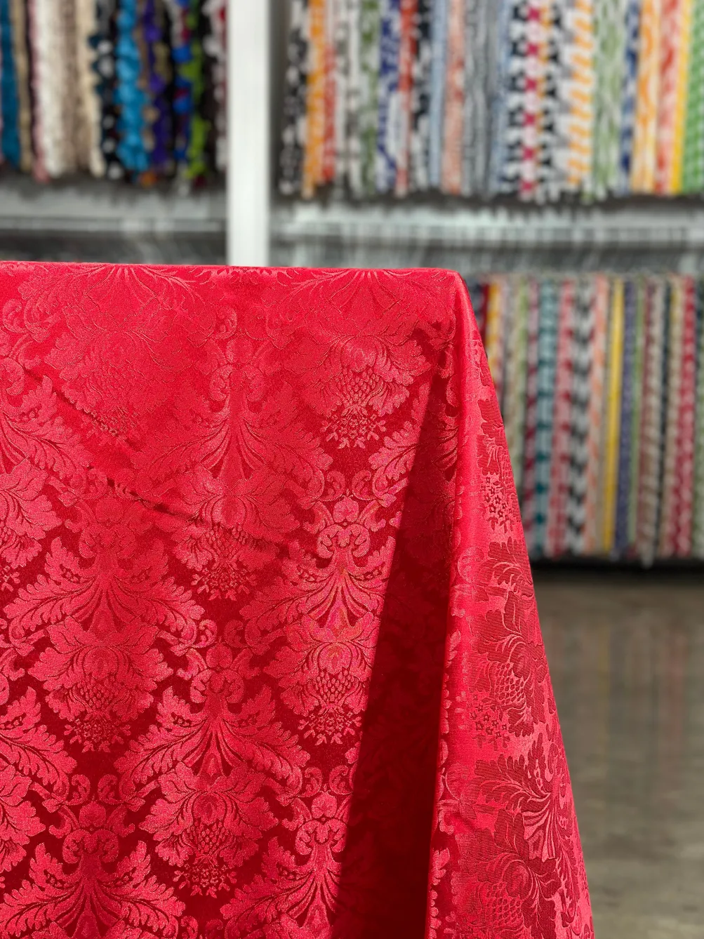 Damask Poly Table Linen in Red