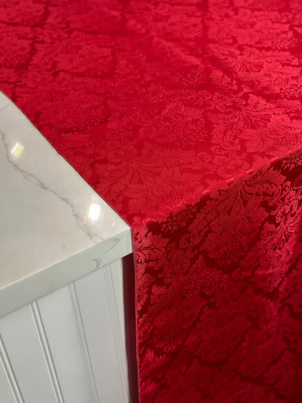 Damask Poly Table Linen in Red