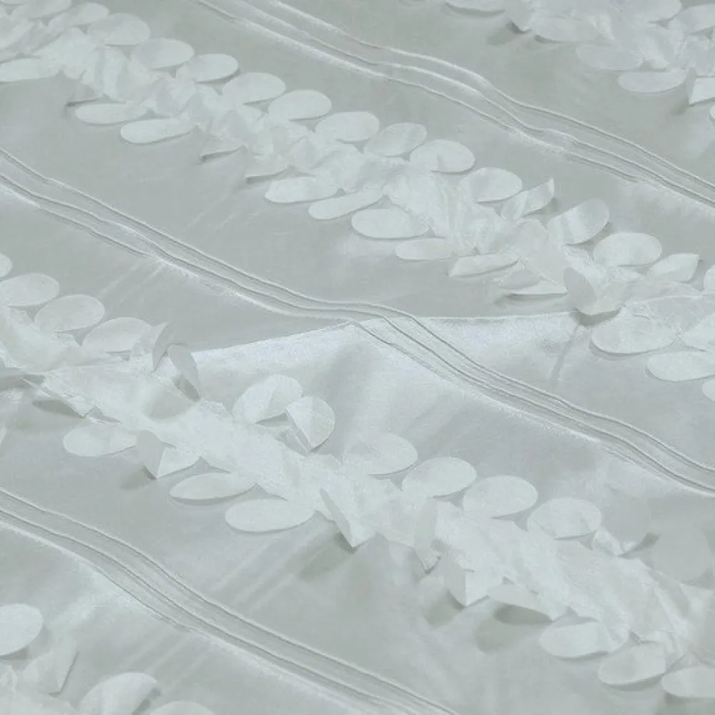 Diagonal Taffeta Table Runner in White