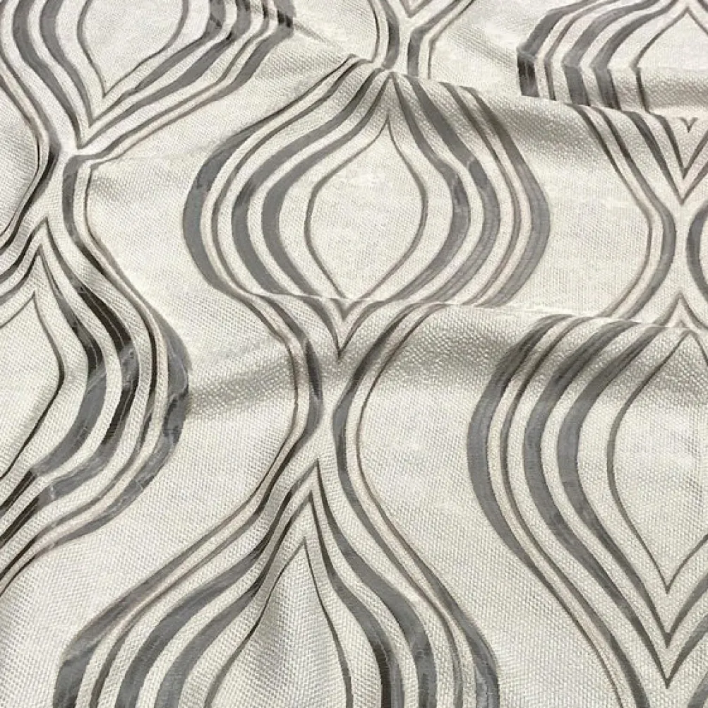 Eclipse Jacquard (Reversible) Table Linen in Silver