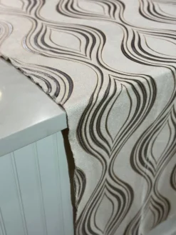 Eclipse Jacquard (Reversible) Table Linen in Silver