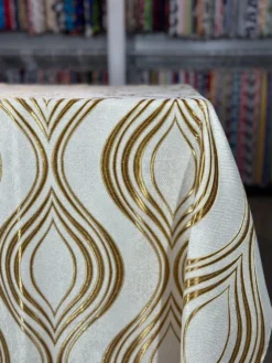 Eclipse Jacquard (Reversible) Table Linen in Gold
