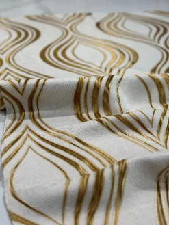 Eclipse Jacquard (Reversible) Table Linen in Gold
