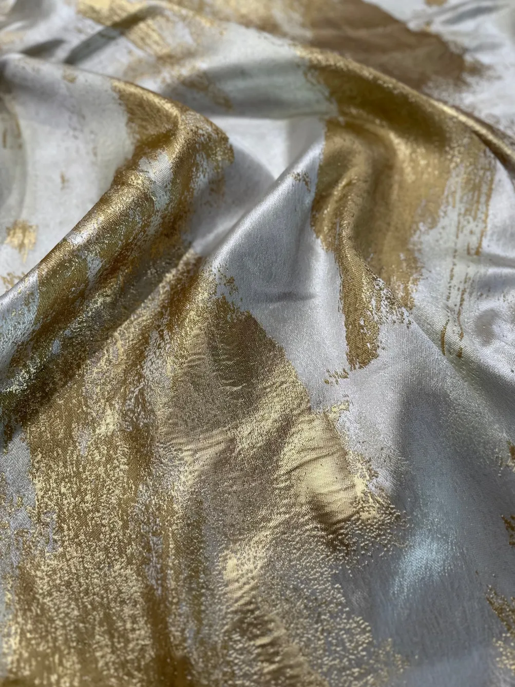 Element Jacquard Table Linen in Gold and Off-White