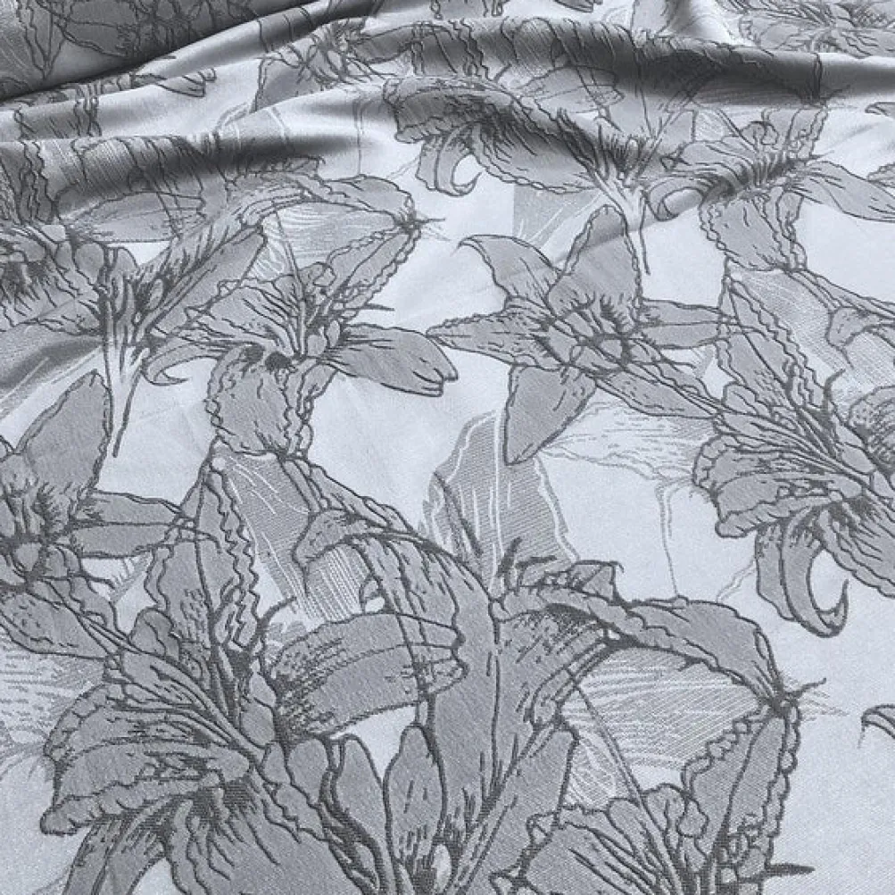 Floral Reef Jacquard Table Linen in Silver