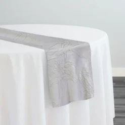 Floral Reef Jacquard Table Runner in Ivory