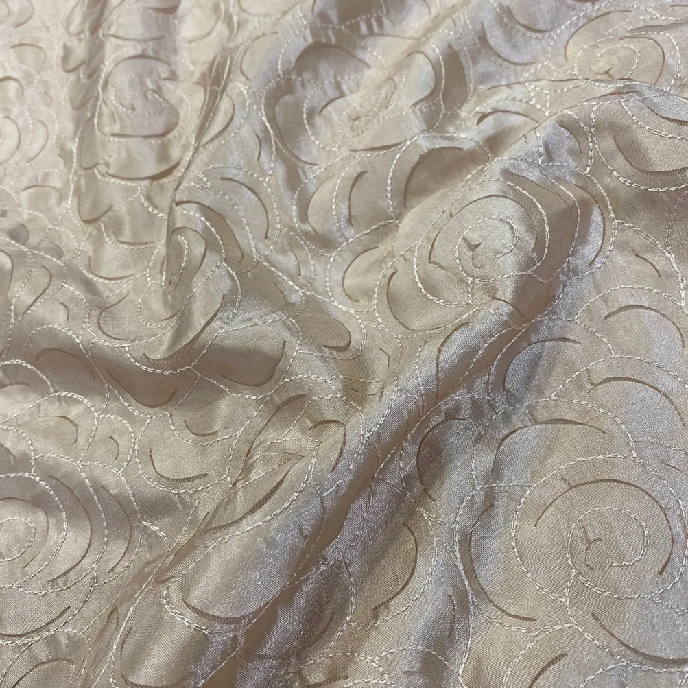 Flora Rose Table Linen in Champagne