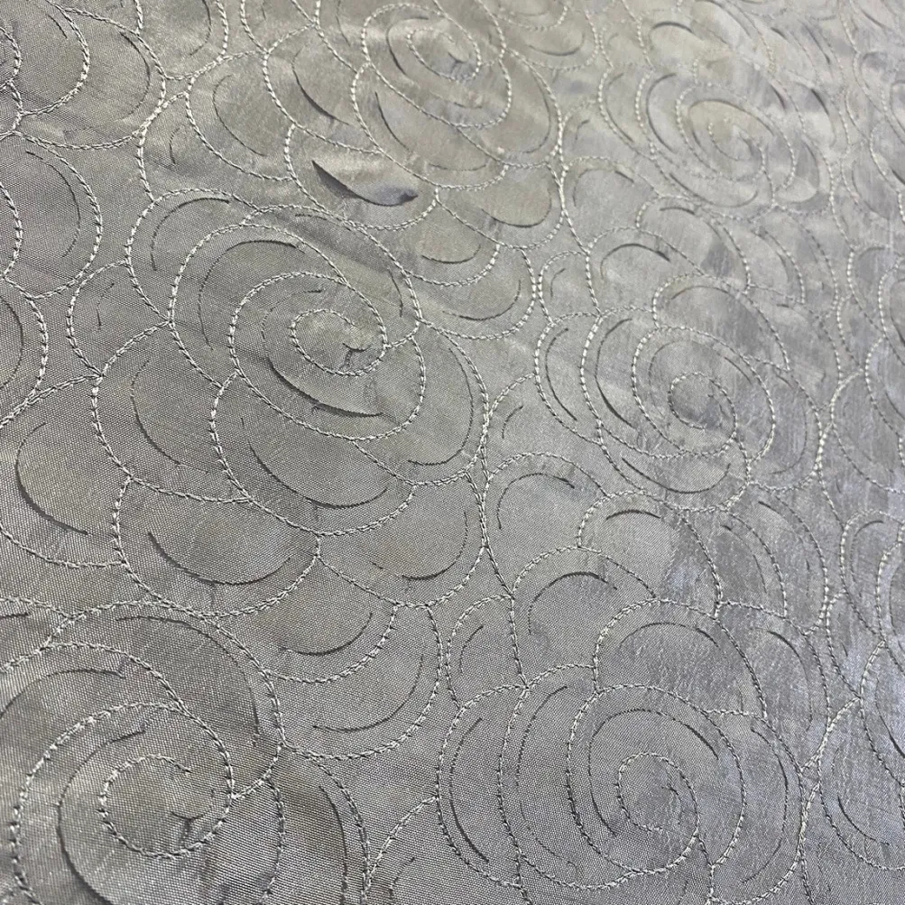 Flora Rose Table Linen in Silver