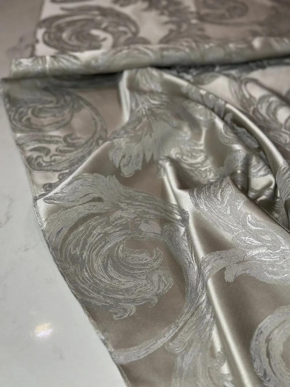 Florence Jacquard Table Linen in Silver and Grey