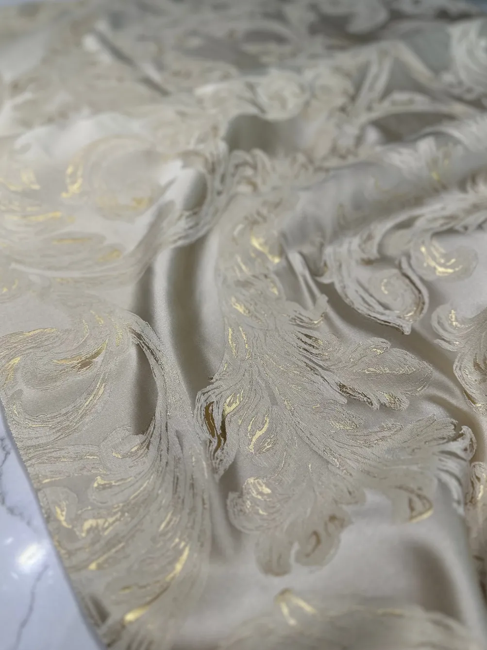 Florence Jacquard Table Linen in Gold