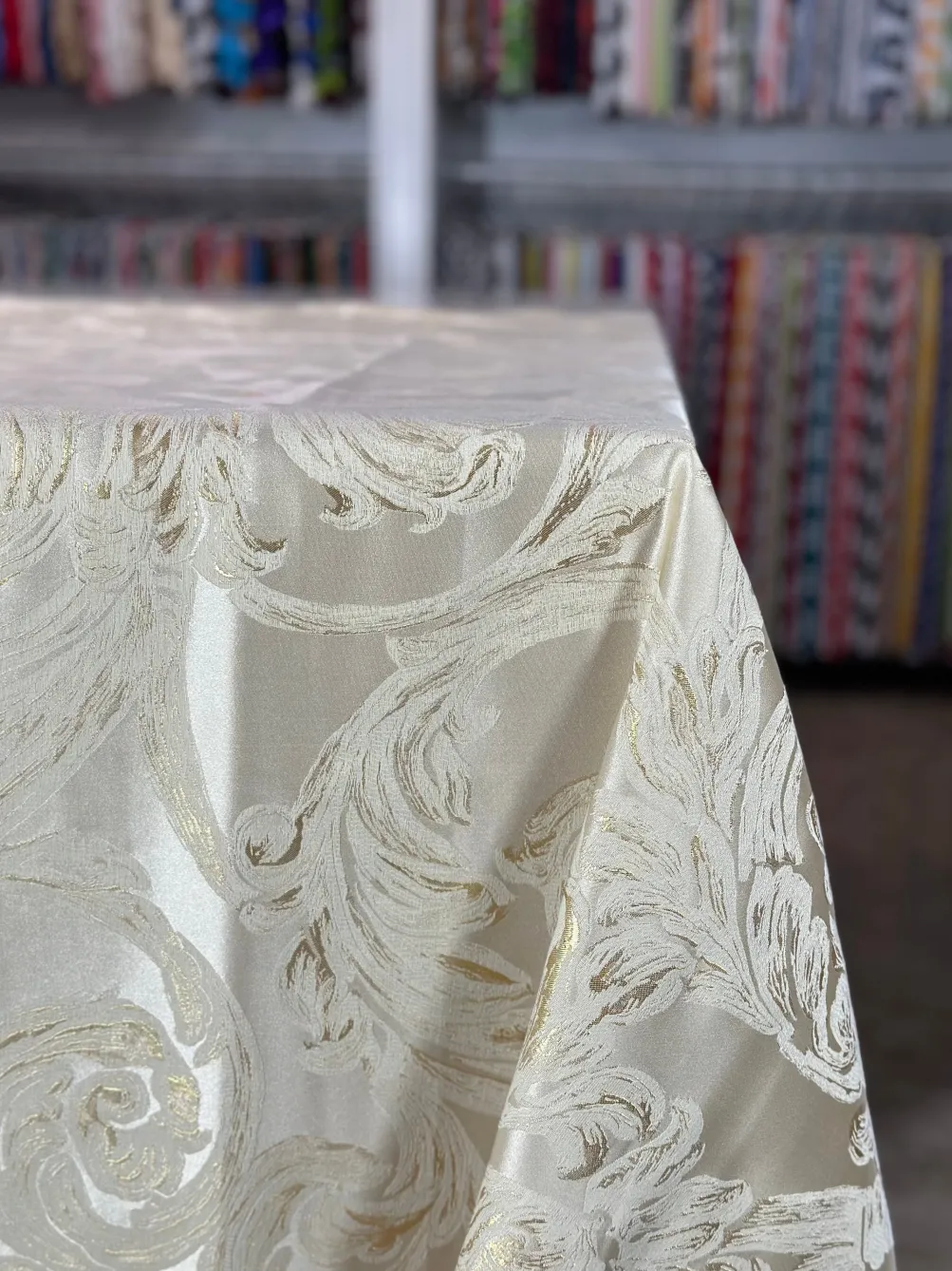 Florence Jacquard Table Linen in Gold