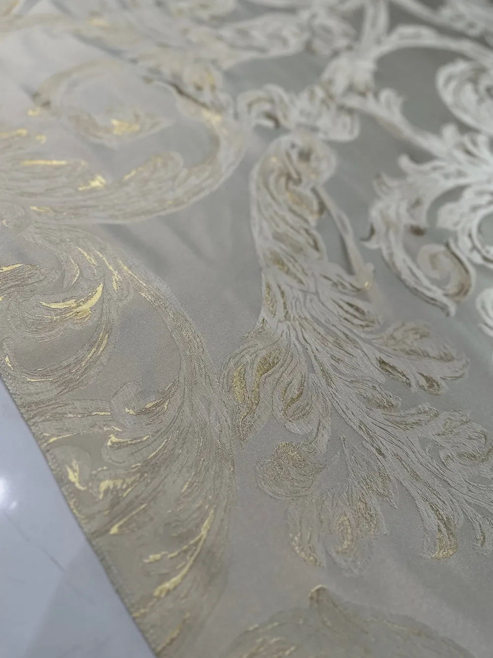 Florence Jacquard Table Linen in Gold