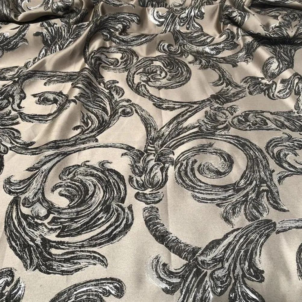 Florence Jacquard Table Runner in Black and Grey