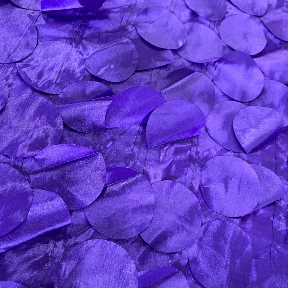 Funzie (Circle Hanging) Taffeta Table Linen in Purple