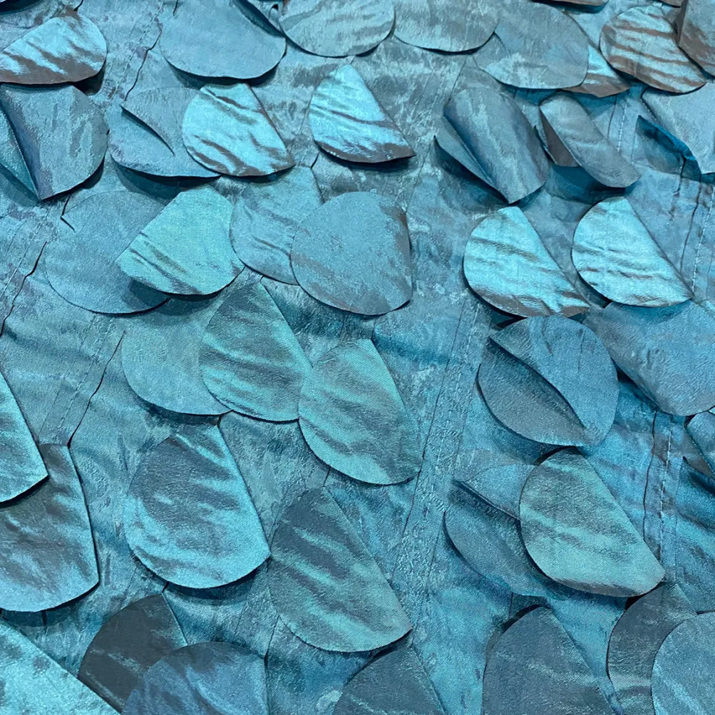 Funzie (Circle Hanging) Taffeta Table Linen in Teal
