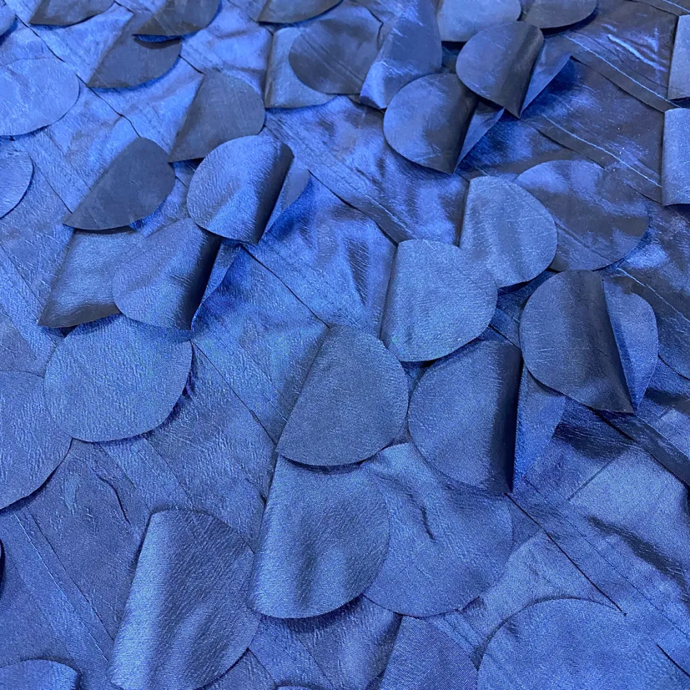 Funzie (Circle Hanging) Taffeta Table Linen in Navy