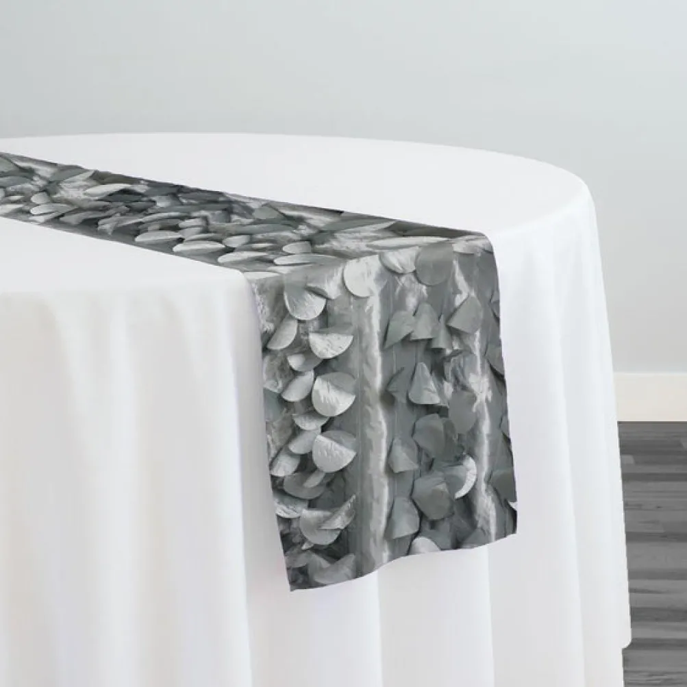 Funzie (Circle Hanging) Taffeta Table Runner in Silver