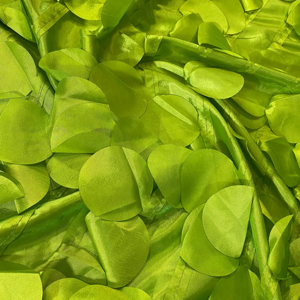 Funzie (Circle Hanging) Taffeta Table Linen in Lime
